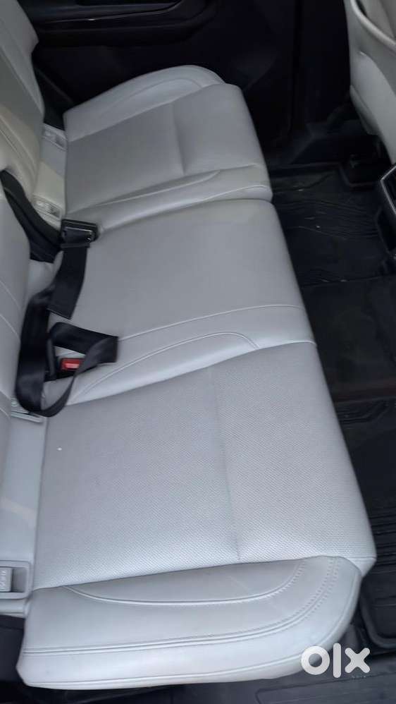 Mahindra Xuv700 2021 Petrol Well Maintained
