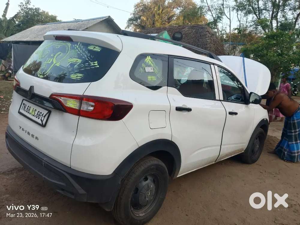 Renault Triber 2026 Petrol 15000 Km Driven New Car Emi Continue