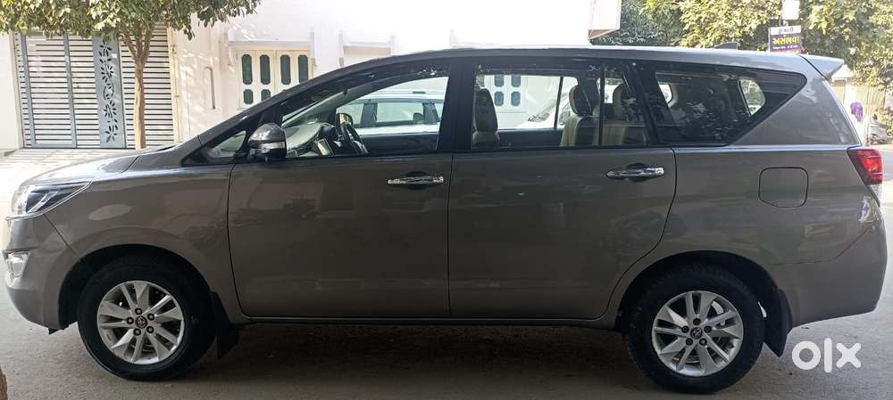 Toyota Innova Crysta 2.8 Gx At, 2017, Diesel