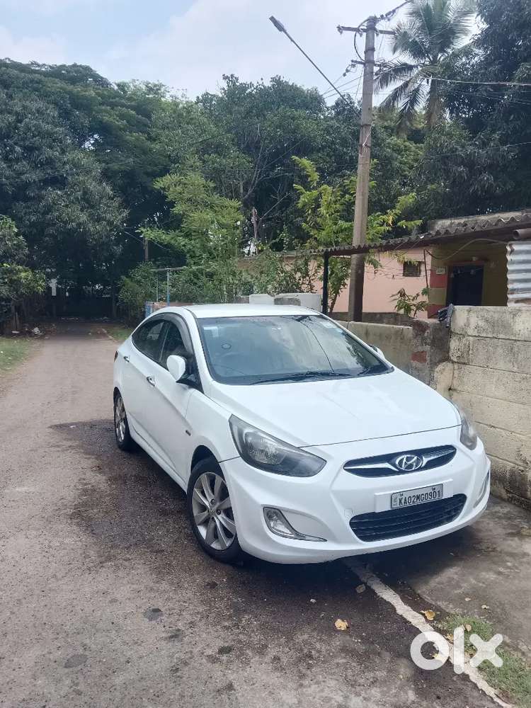 Hyundai Verna 2012
