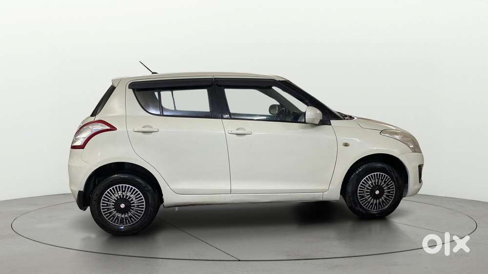 Maruti Suzuki Swift 1.2 Lxi (o), 2016, Cng & Hybrids