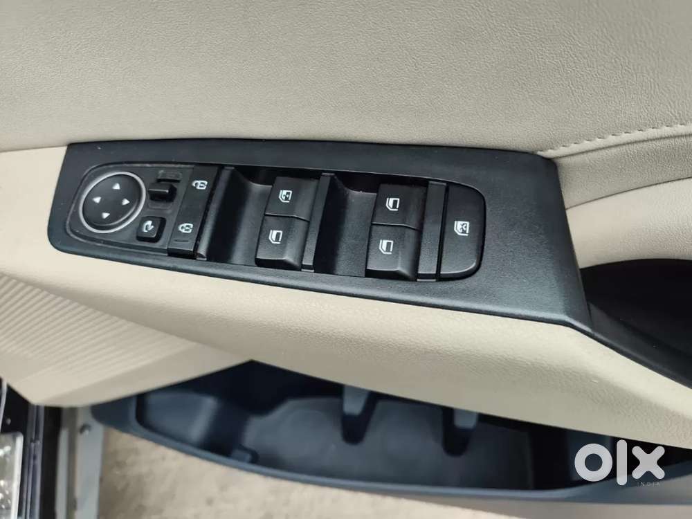 Kia Carens 1.4 Luxury Plus Dct 7 Str, 2022, Petrol