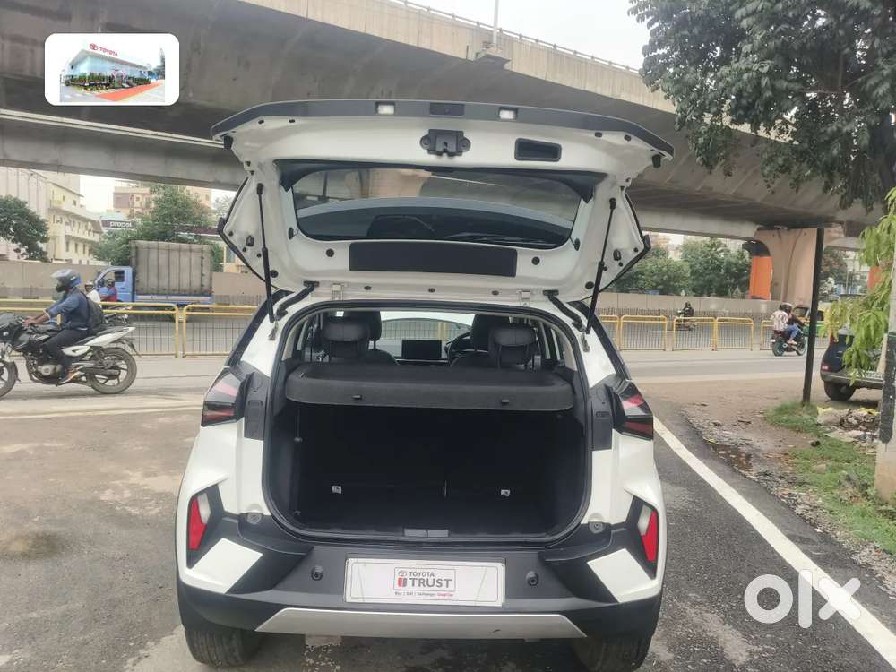 Tata Nexon, 2025, Petrol