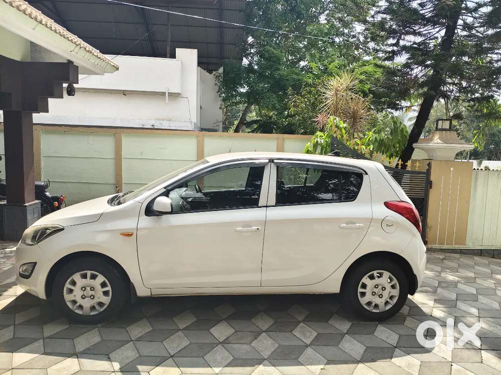 Hyundai I20 2012 Diesel 69000 Km Driven New 4 Tyres Newly Service Done