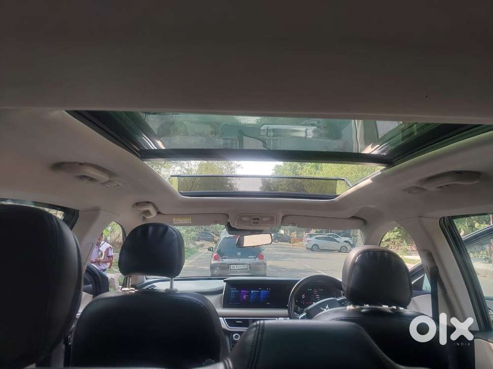 Mahindra Xuv700 2.2 Ax 7 Diesel Mt Luxury Pack Str, 2022, Diesel