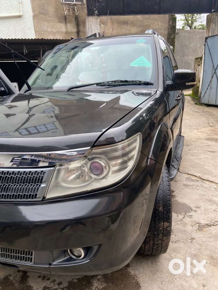 Tata Safari Storme 2015