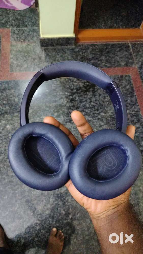 soundcore by Anker Q20i Wireless Bluetooth Over-Ear Headphones with Hy