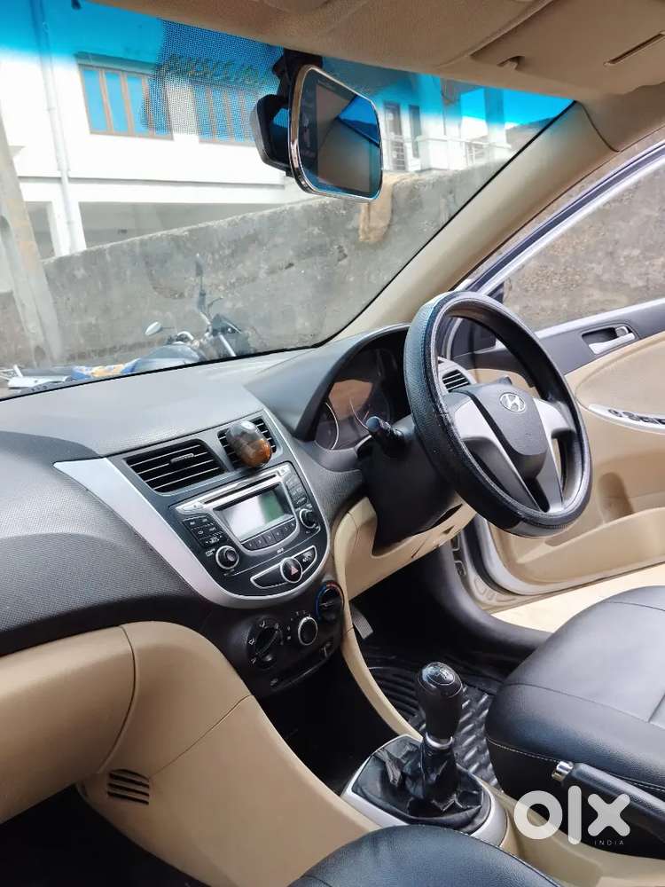 Hyundai Verna 2012