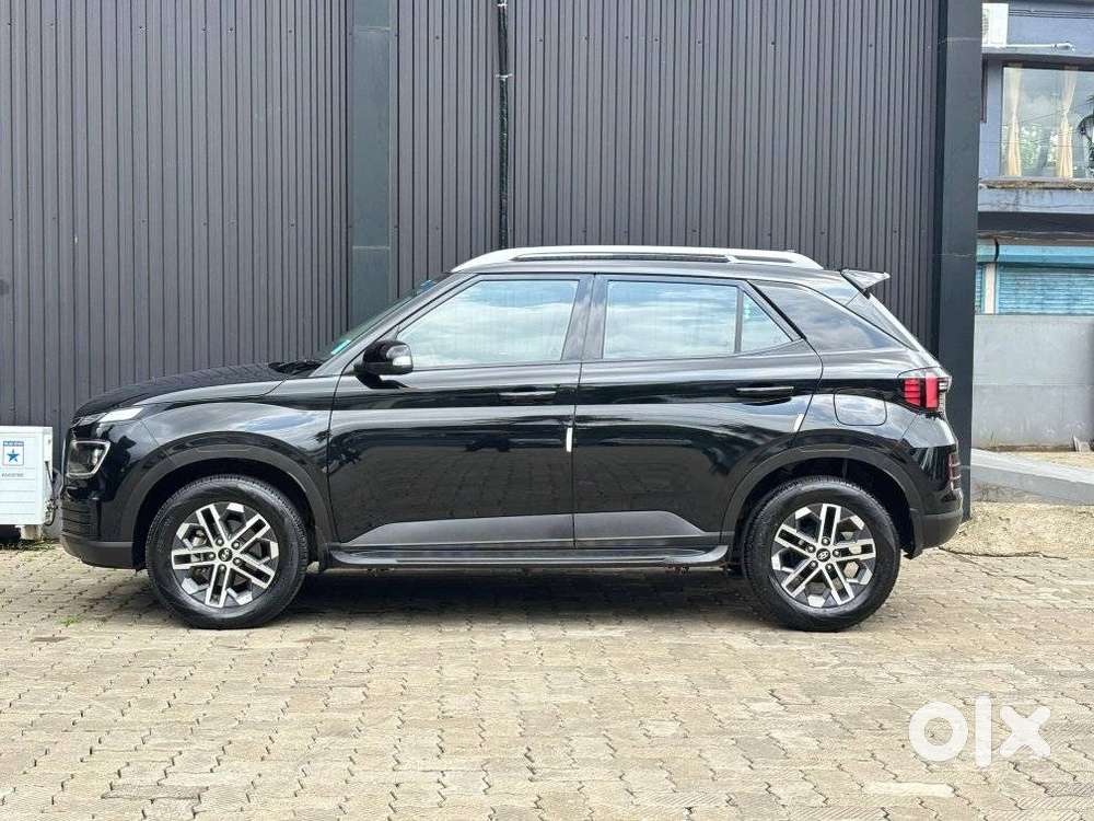 Hyundai Venue 1.0 S (o) Turbo Dct, 2024, Petrol