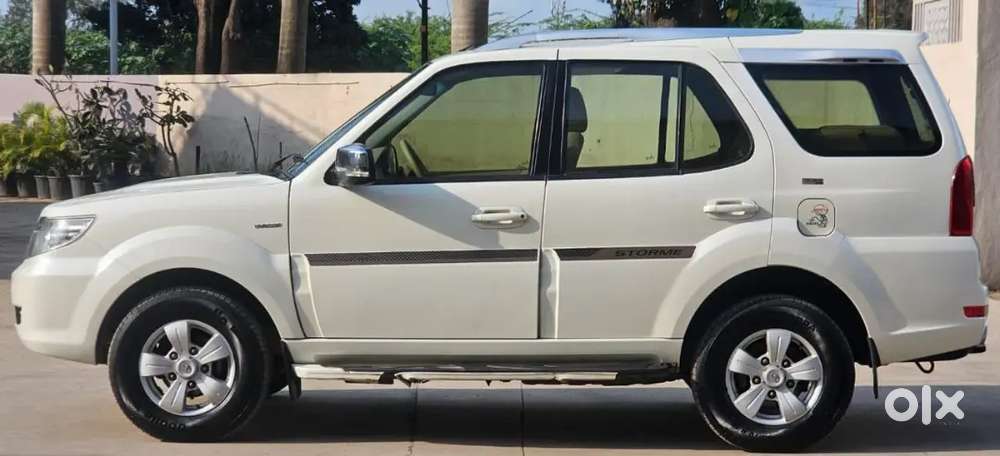 Tata Safari Storme 2014 Diesel Manual Car