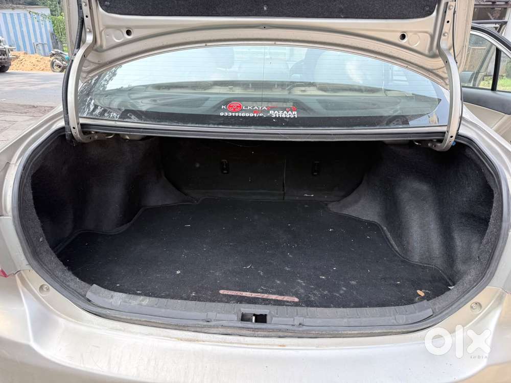 Toyota Corolla Altis 1.8 J, 2011, Petrol