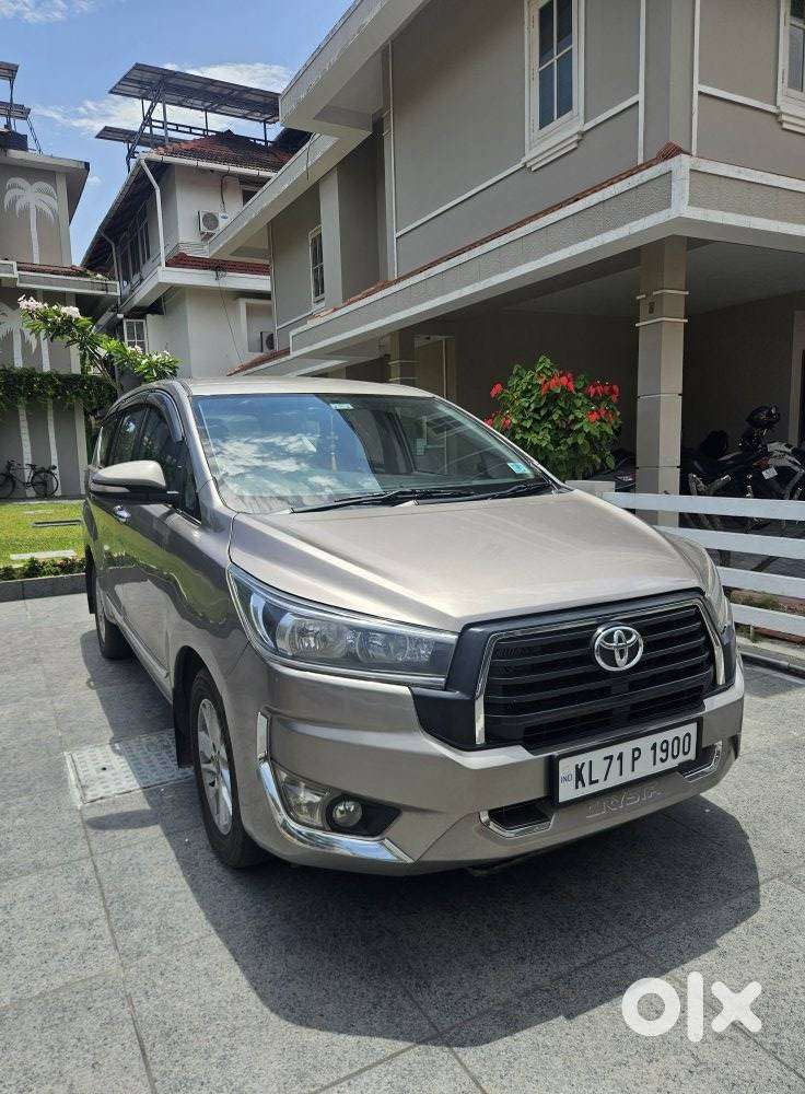 Toyota Innova Crysta 2.8 Gx At, 2016, Diesel