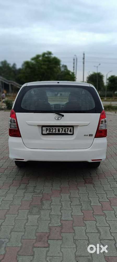 Toyota Innova 2014 Diesel Well Maintained