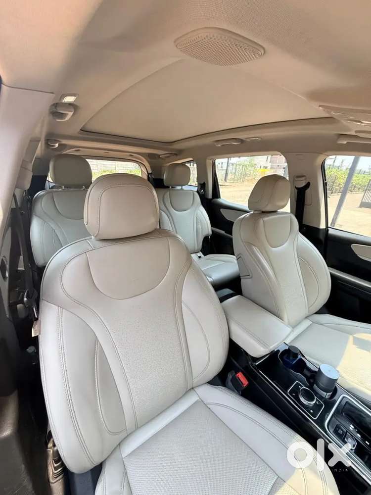 Mahindra Xuv700 Ax7 L Dsl At 7 Seater , Automatic , 1st Owner