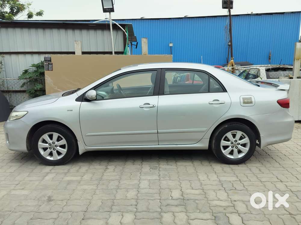 Toyota Corolla Altis 1.8 J, 2012, Petrol