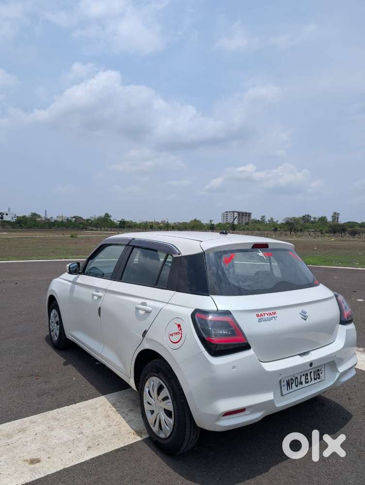 Maruti Suzuki Swift Vxi + Manual, 2025, Petrol