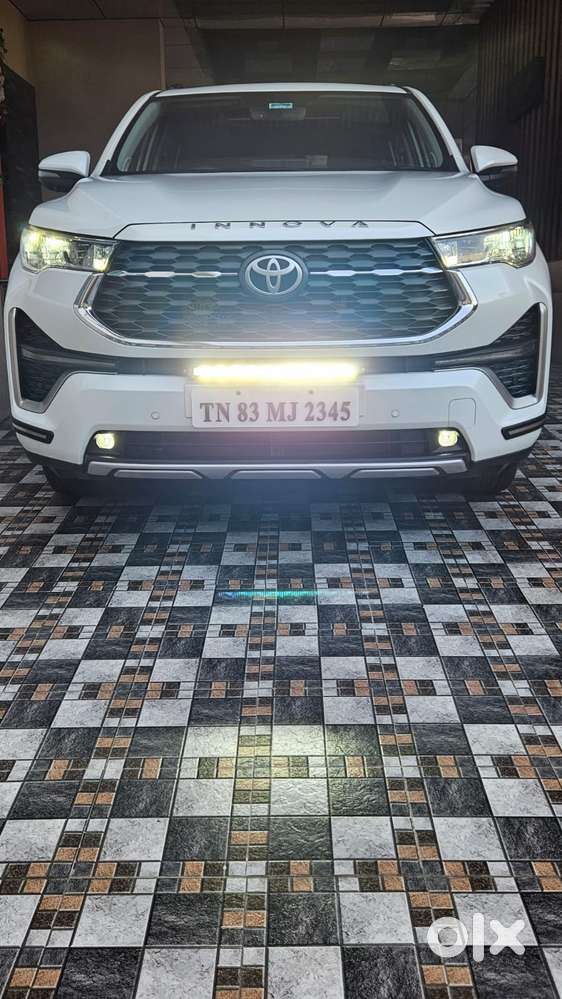 Toyota Innova Hycross 2.0 Zx (o) Hybrid 7 Str, 2025, Petrol