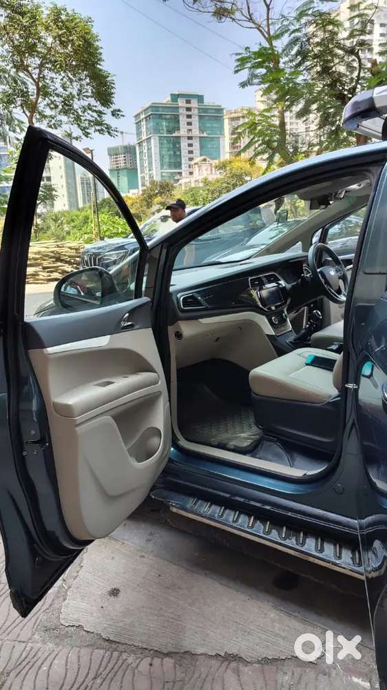 Mahindra Marrazzo M8 7st