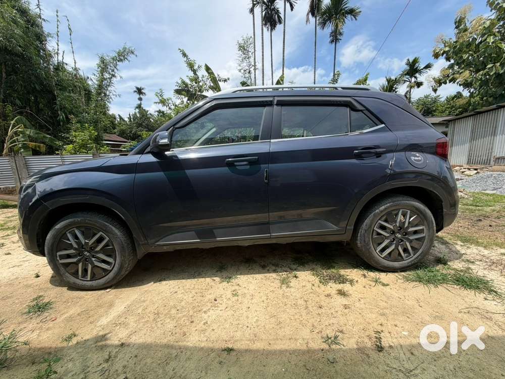 Hyundai Venue 2022 Petrol Well Maintained