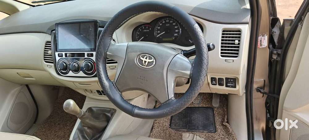 Toyota Innova 2.5 G (diesel) 8 Seater Bs Iv, 2013, Diesel
