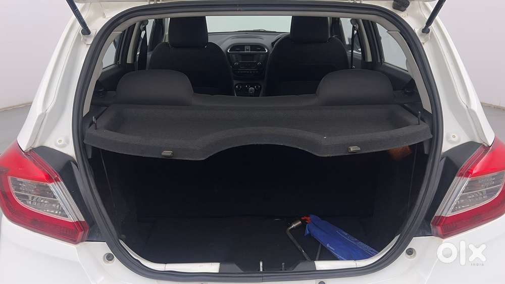 Tata Tiago Xza, 2017, Petrol