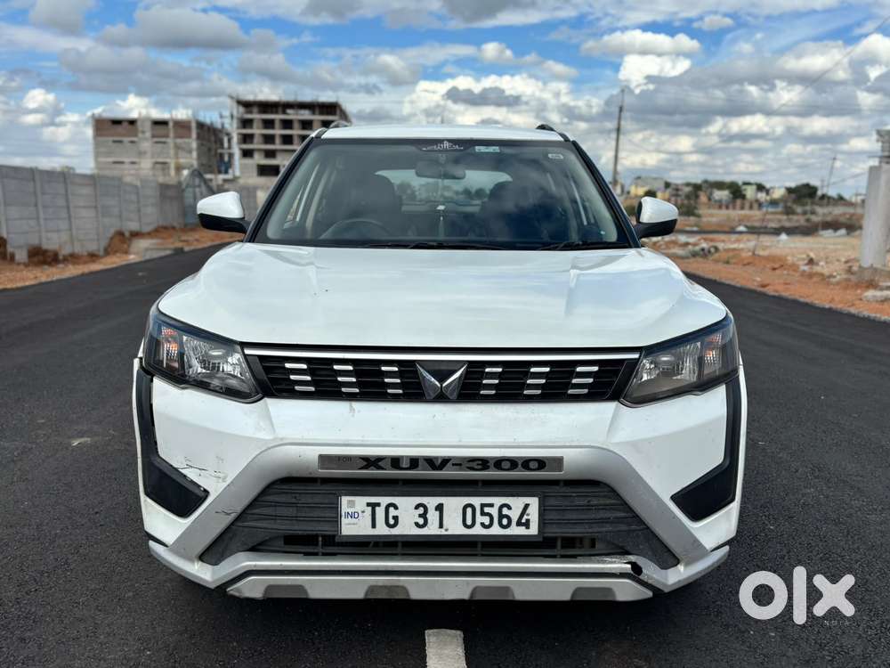 Mahindra Xuv300 W6 Amt Diesel, 2023, Diesel