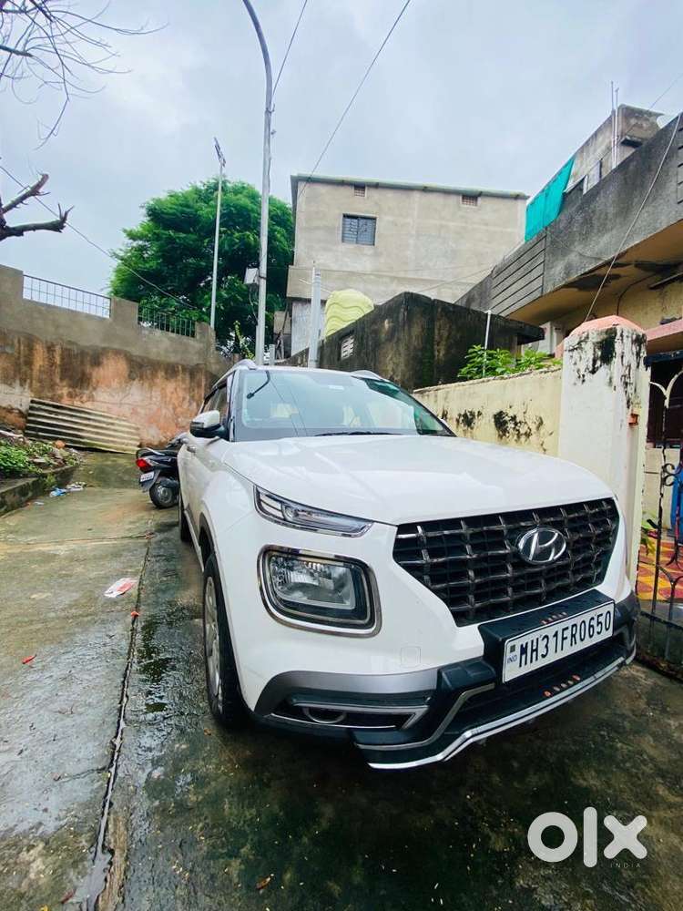 Hyundai Venue 2020 Petrol 19000 Km Driven