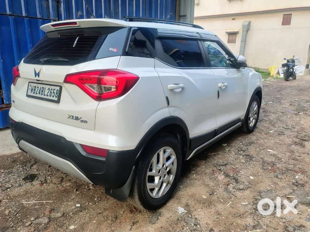 Mahindra Xuv300 2024 Diesel Well Maintained