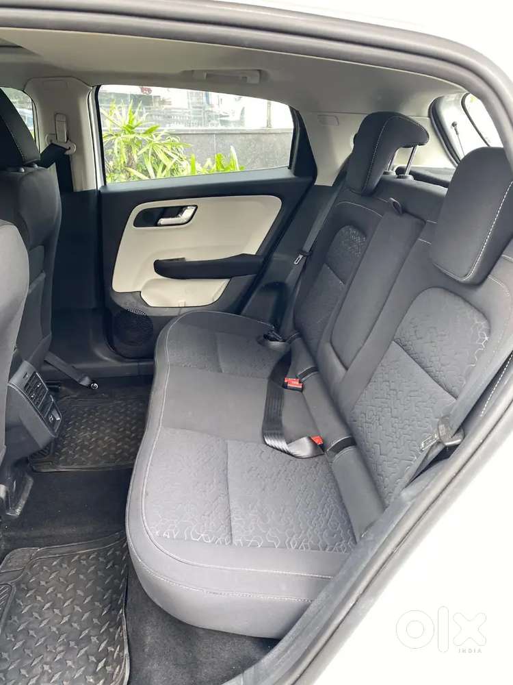 Tata Altroz Xz Plus S 2024 Petrol Well Maintained