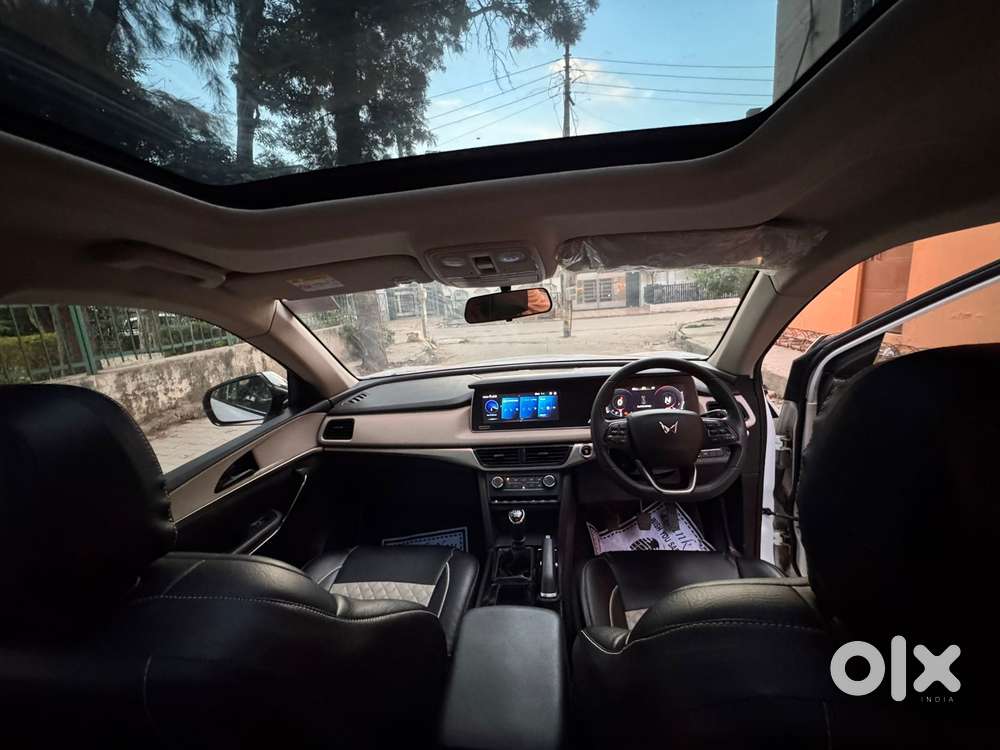 Mahindra Xuv700 2.2 Ax 5 Diesel Mt 7 Str, 2024, Diesel