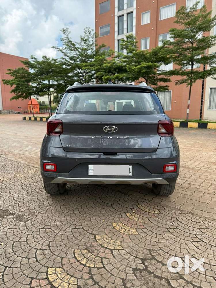 Hyundai Venue Sx Diesel Sunroof 61000 Kms Driven