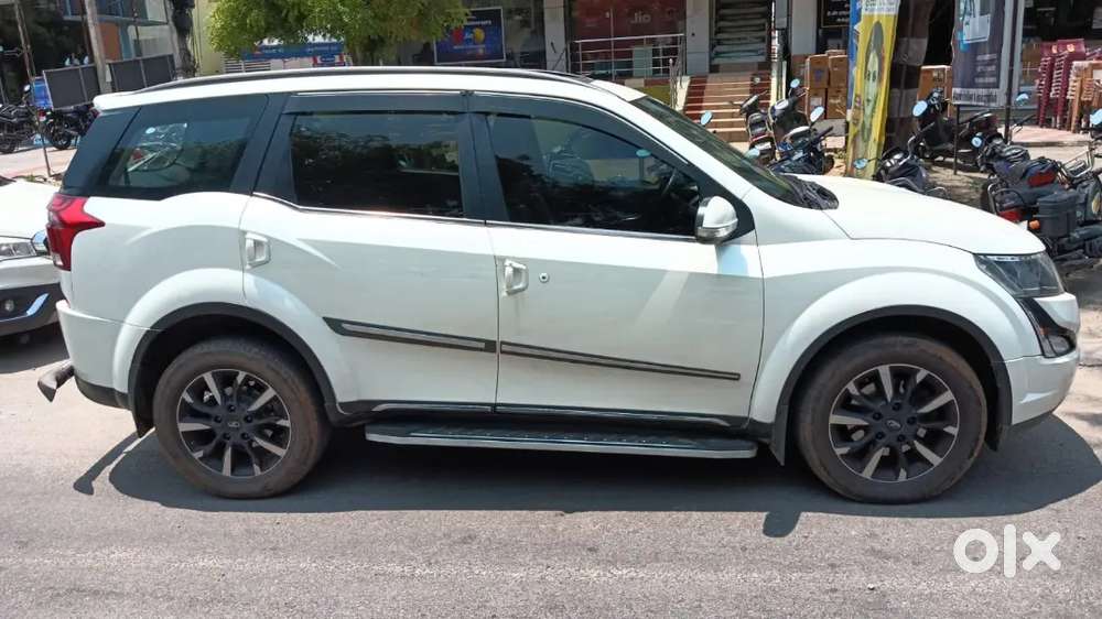 Mahindra Xuv 500 Fwd W11 Car