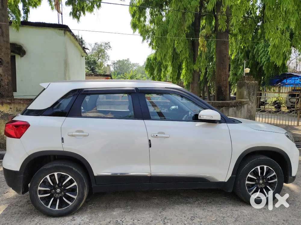 Maruti Suzuki Brezza 4 Petrol Well Maintained