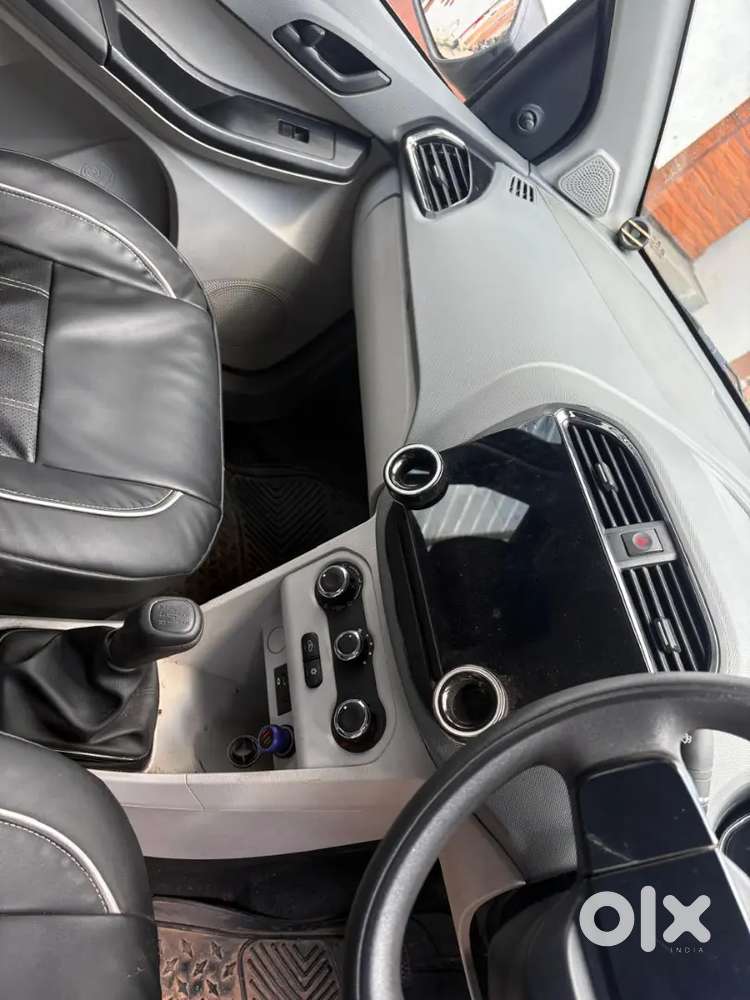 Tata Tiago Xm पेट्रोल मैनुआल 2025
