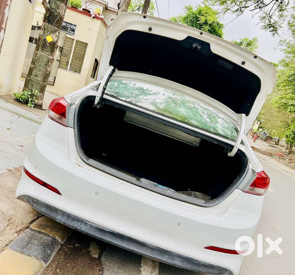 Hyundai New Elantra [2016-2019] 1.6 Crdi Sx (o) At, 2017, Diesel