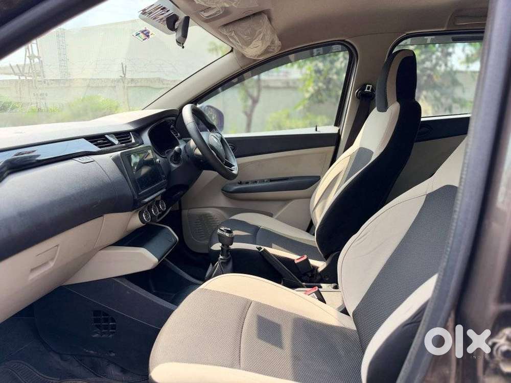 Renault Triber Rxt, 2022, Petrol