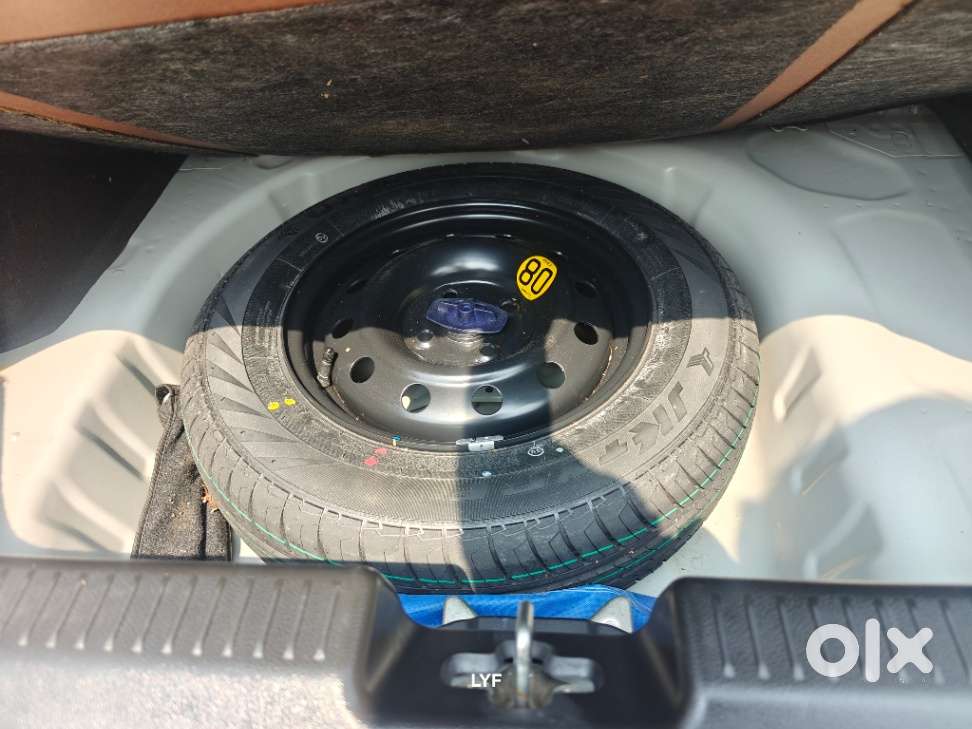 Maruti Suzuki Swift Dzire Amt Zxi, 2021, Petrol