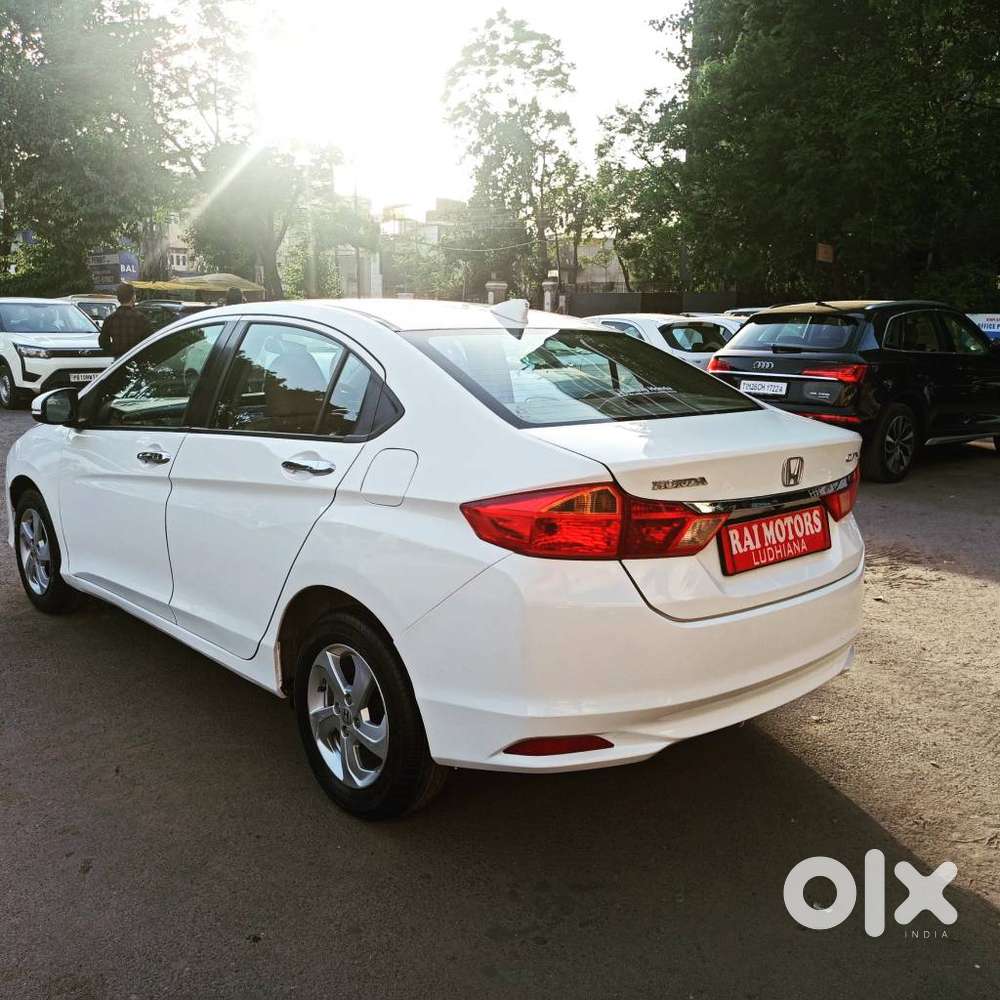 Honda City V At Sunroof I-vtec, 2016, Petrol
