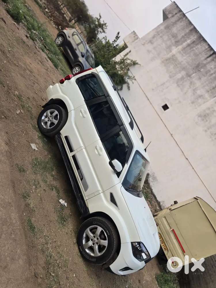 गाड़ी मे कुछ काम नही