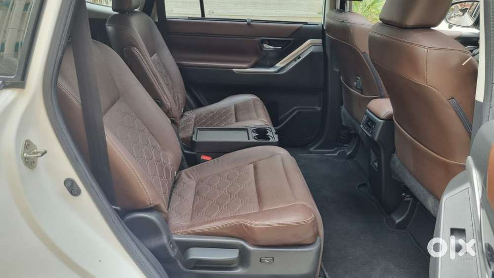 Toyota Innova Hycross 2.0 Zx (o) Hybrid 7 Str, 2024, Petrol