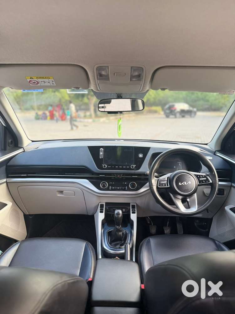 Kia Carens G 1.5 Premium Converted To Top 7 Seater Cng 2022
