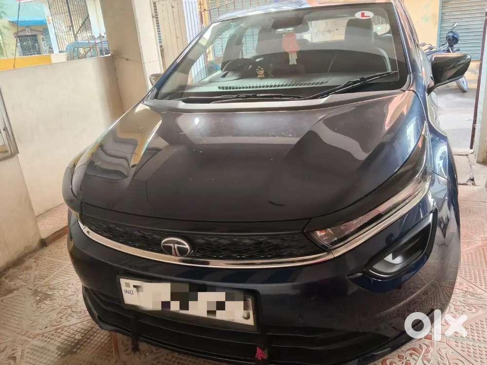Tata Altroz With Sunroof Xm(direct Owner) 2024 Model