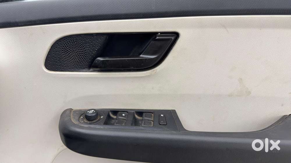 Tata Altroz 1.2 Xm Plus, 2022, Petrol
