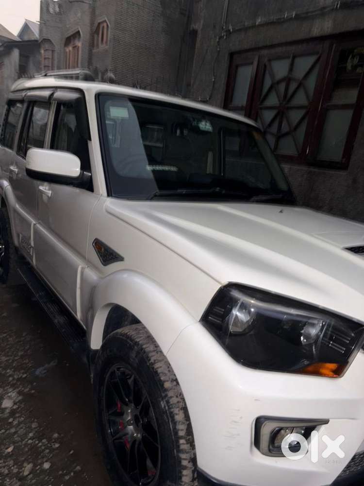 Mahindra Scorpio 2017 Diesel 65000 Km Driven