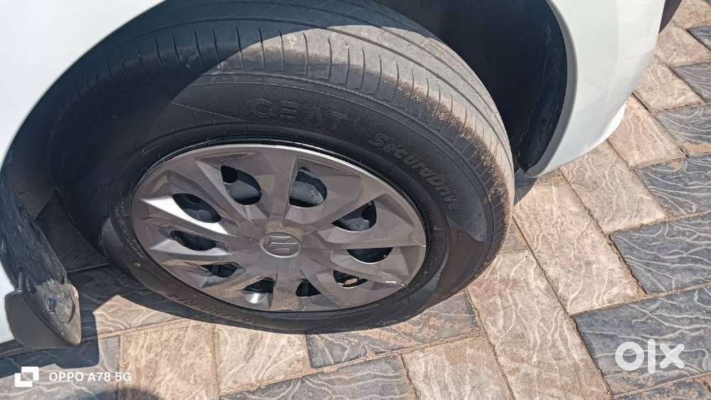 Maruti Suzuki Dzire 1.2 Vxi, 2025, Petrol