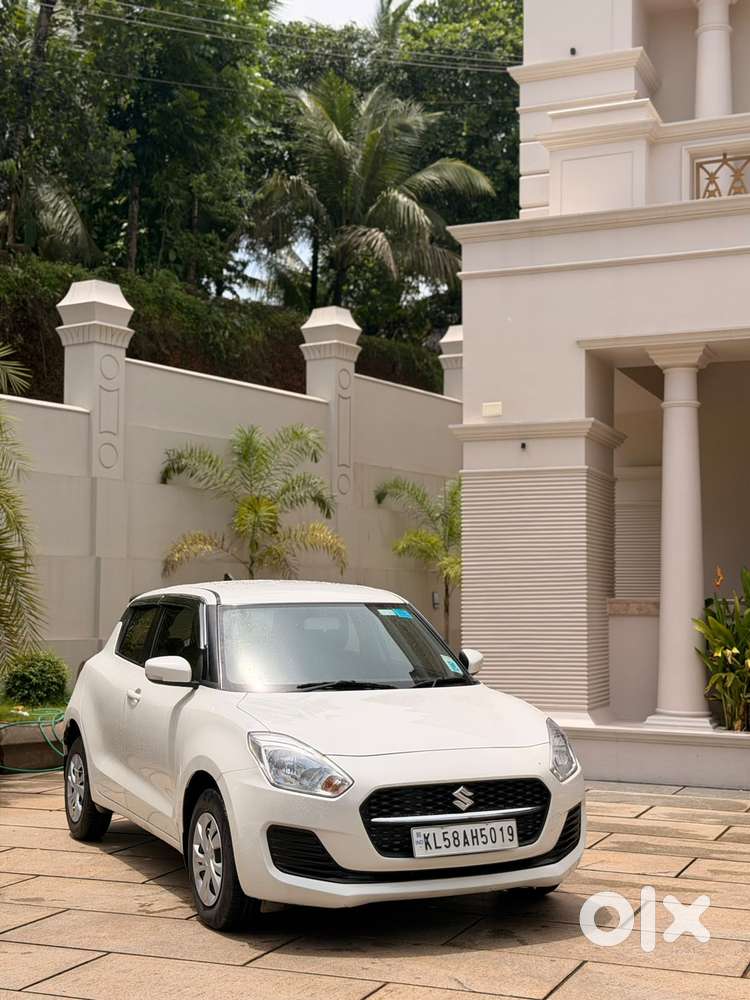 Maruti Suzuki Swift Vxi + Manual, 2023, Petrol