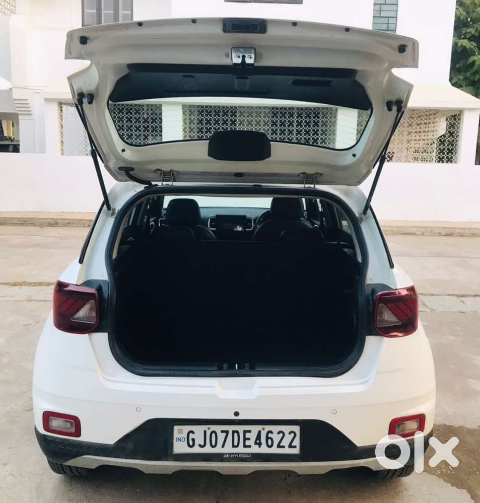 Hyundai Venue 2021 Automatic 1st Owner Pure Petrol