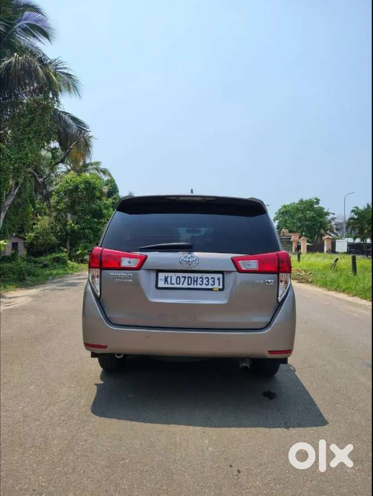 2017 Toyota Innova Crysta V 7 Str Manual