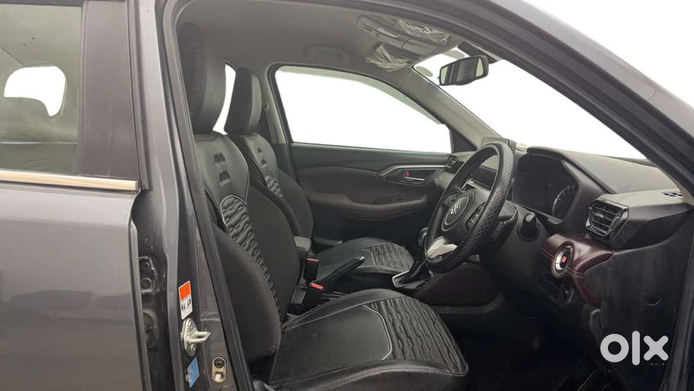 Maruti Suzuki Grand Vitara 1.5 Zeta Smart Hybrid At, 2022, Petrol
