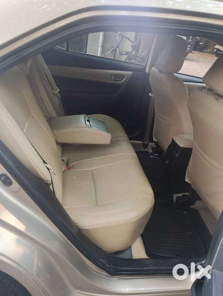 Toyota Corolla Altis 1.8 J, 2015, Petrol